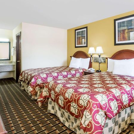 Days Inn Blakely Екстериор снимка