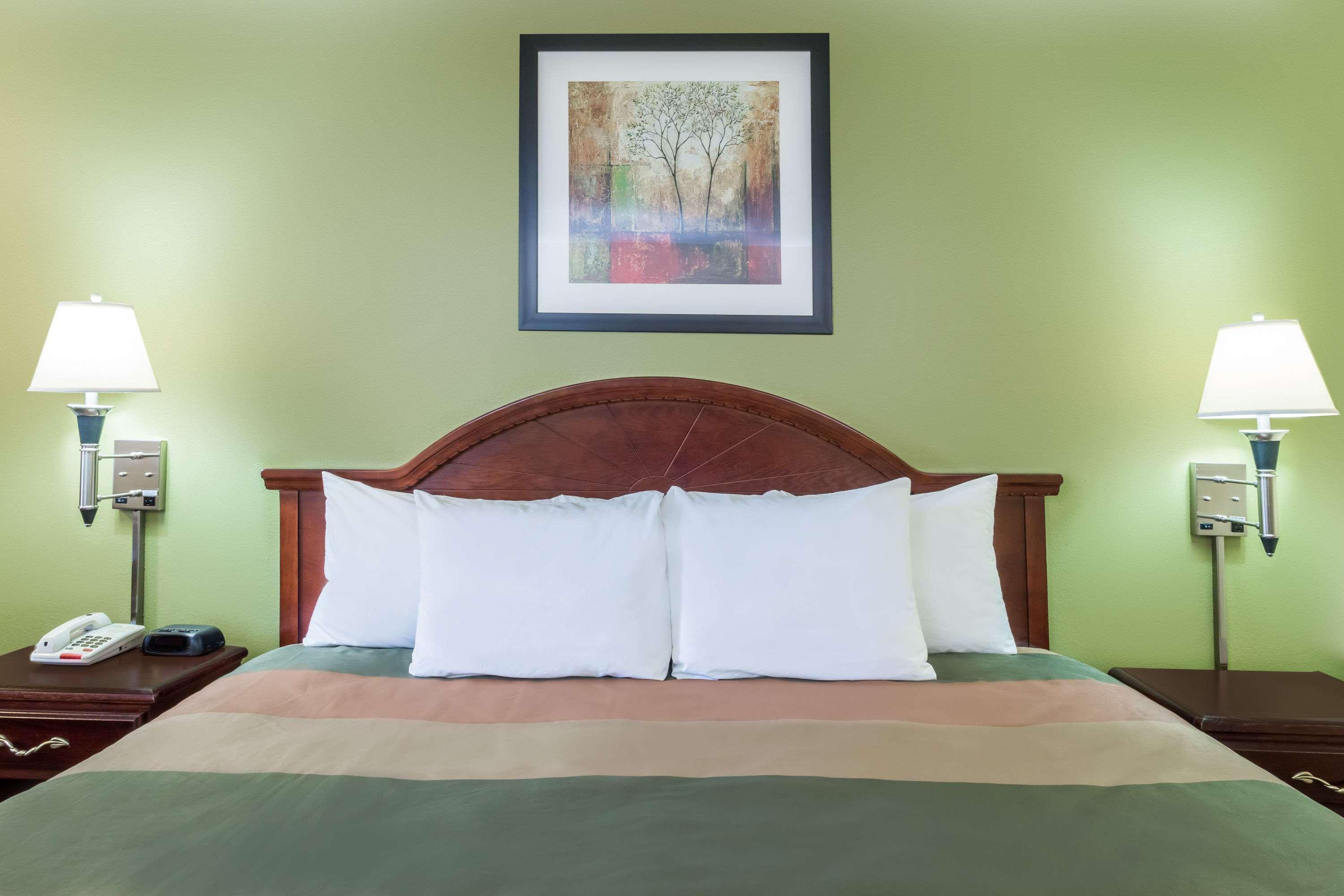 Days Inn Blakely Екстериор снимка