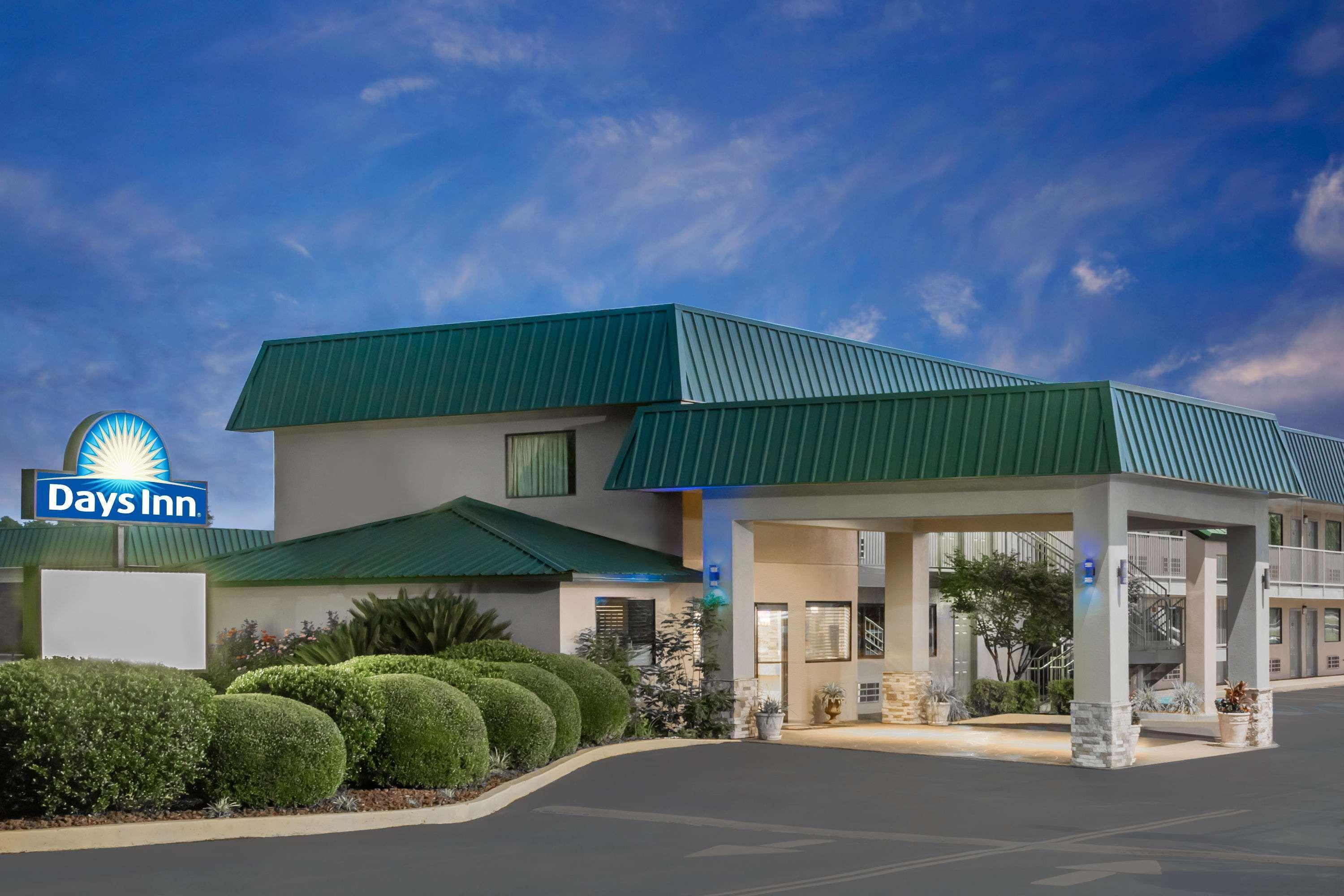Days Inn Blakely Екстериор снимка