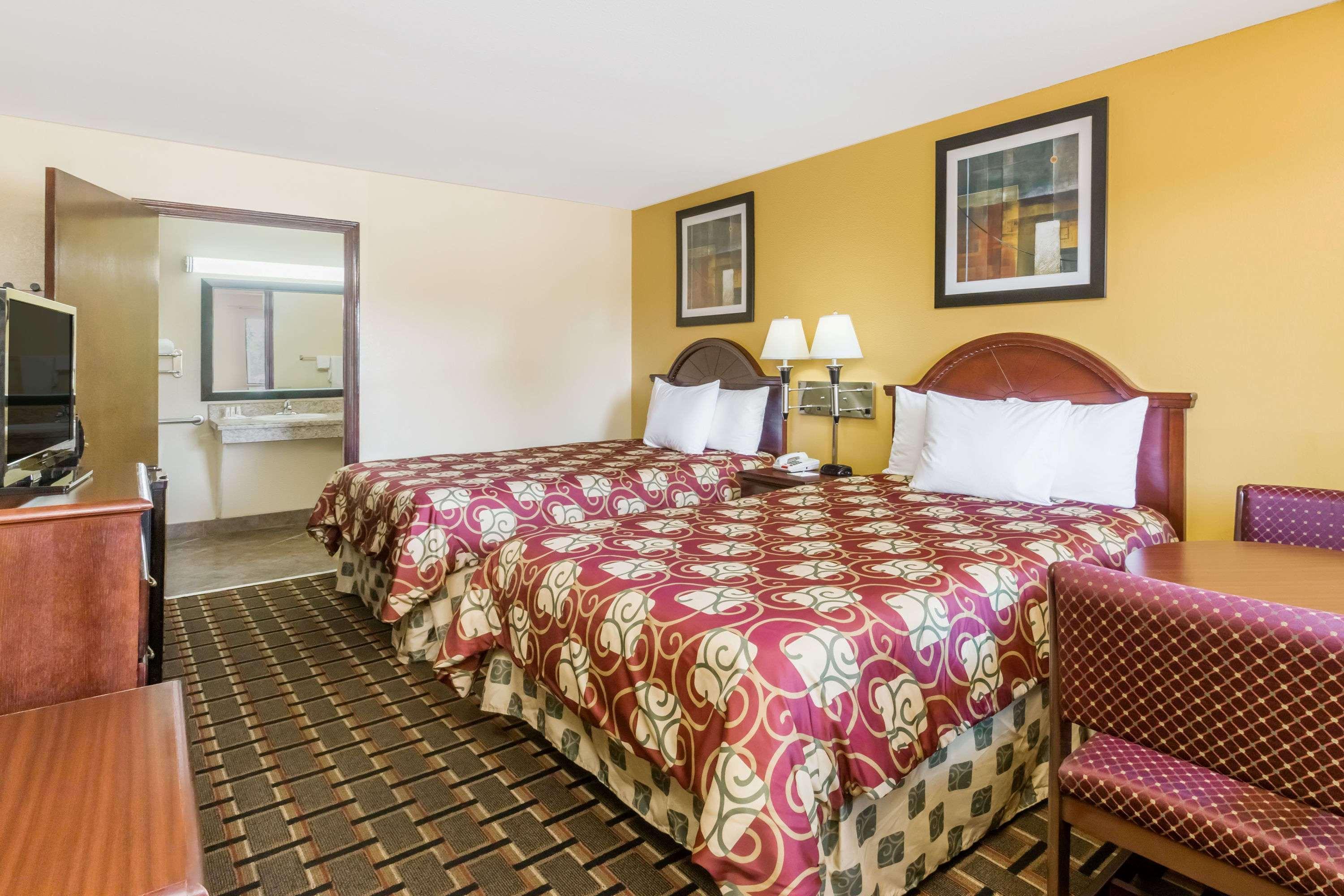 Days Inn Blakely Екстериор снимка